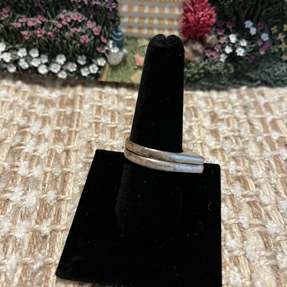 Matte Silver Stackable Rhinestone ring set size 9 - Picture 5 of 5